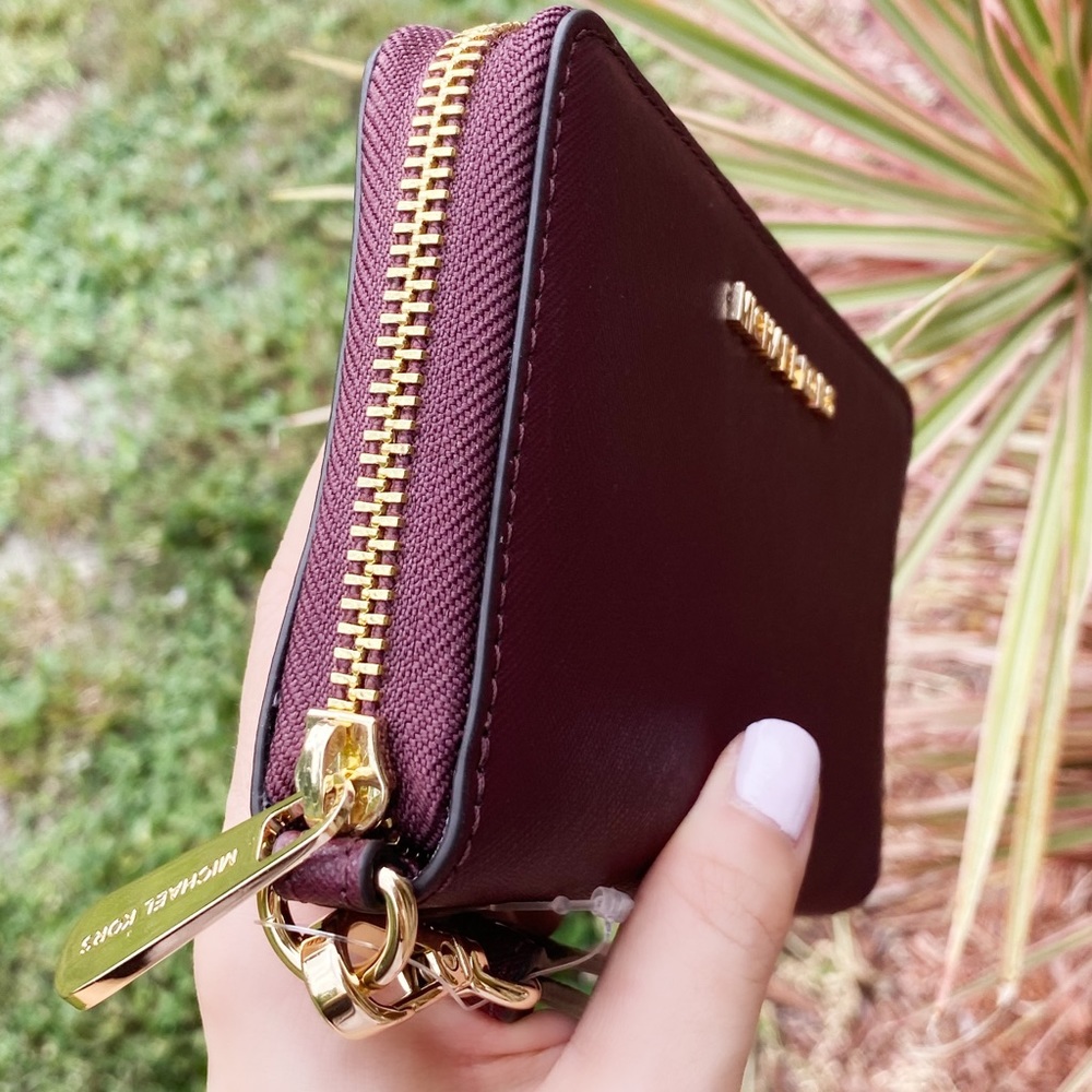 SALE‼️‼️ Michael Kors Wristlet wallet Merlot - Picture 4 of 5